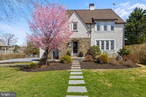 321 Conestoga Rd, WAYNE, PA, 19087-4009 | Card Image