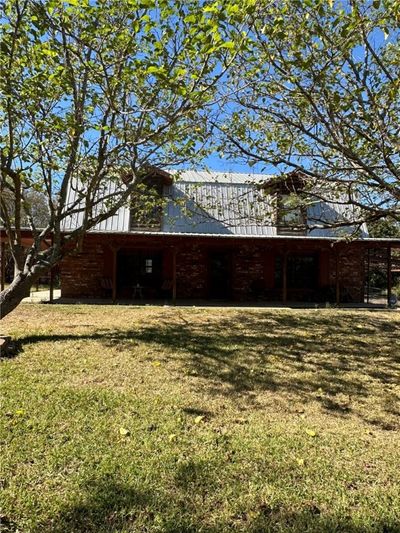 553 Coyote Run, House other with 3 bedrooms, 1 bathrooms and 2 parking in Waco TX | Image 2