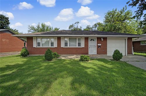 325 Windsor Ct, West Carrollton, OH, 45449-2047 | Card Image