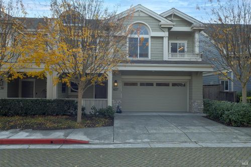 637 1st Street West Ext, Sonoma, CA, 95476 | Card Image