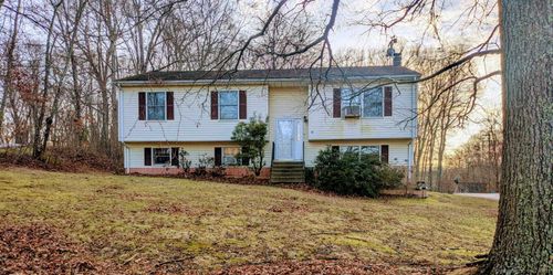 18 Sarah Dr, Uncasville, CT, 06382-1606 | Card Image