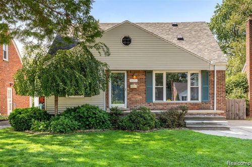 2633 Wilson Ave, Royal Oak, MI, 48073-4226 | Card Image