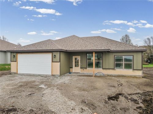 810 Timberline Dr, Cameron, MO, 64429-1578 | Card Image