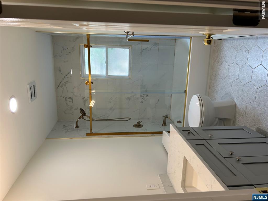 Residential Lease in Belleville 4