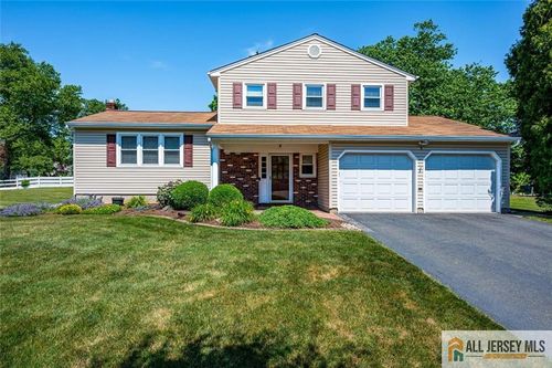 4 Barbara St, Kendall Park, NJ, 08824-1709 | Card Image