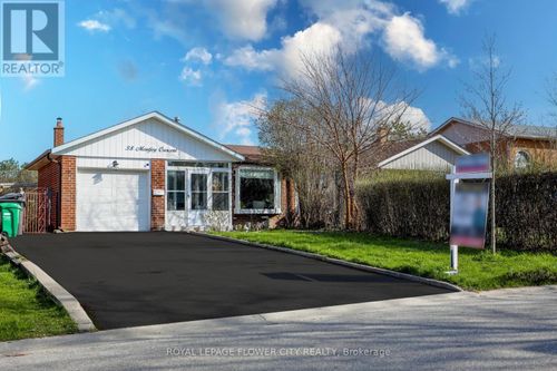 38 Montjoy Cres, Brampton, ON, L6S3E7 | Card Image