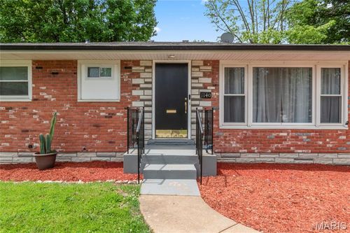 1140 Lindsay Ln, Florissant, MO, 63031-4107 | Card Image
