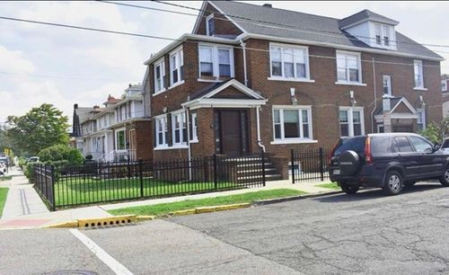 2-915 80th St, North Bergen, NJ, 07047-5008 | Card Image
