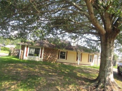 17741 La Grange Ct, Baton Rouge, LA, 70817-7431 | Card Image