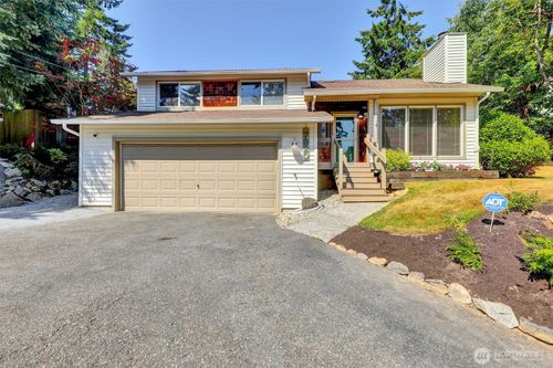 7920 E Glen Dr, Everett, WA, 98203-6328 | Card Image