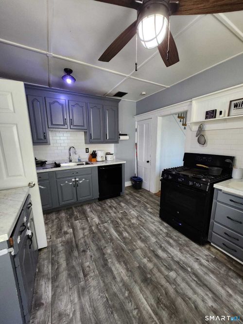 14 Union Street, Manchester, CT, 06042 | Card Image