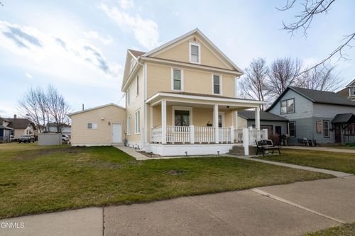 227 4th Ave Nw, Valley City, ND, 58072-2931 | Card Image