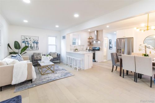 1326 Mohawk Ave, Royal Oak, MI, 48067-4509 | Card Image