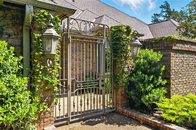 1409 Glenbrook Ter, House other with 3 bedrooms, 4 bathrooms and null parking in Nichols Hills OK | Image 4