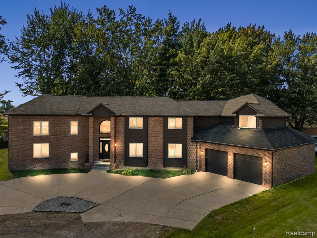 Pokley Ct, Sterling Heights, MI 48310