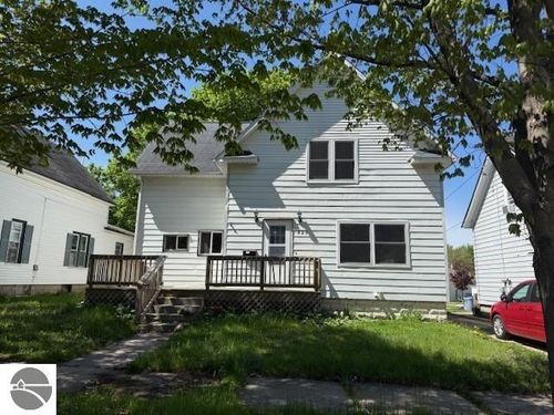 825 Wallace St, Cadillac, MI, 49601-1455 | Card Image
