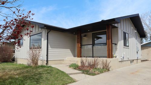 664 12 Avenue, Carstairs, AB, T0M0N0 | Card Image