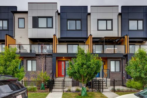 8524 21 Ave Se, Calgary, AB, T1X0L6 | Card Image