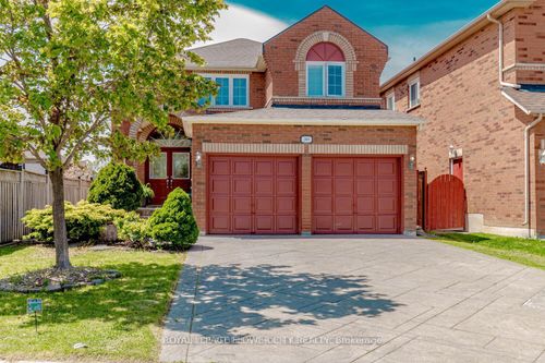 268 Cresthaven Rd, Brampton, ON, L7A1K8 | Card Image