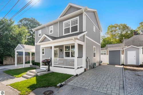 219 Boardman Ave, Traverse City, MI, 49684-2503 | Card Image