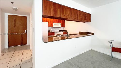 apt-2814-1200 Brickell Bay Dr, Miami, FL, 33131-3267 | Card Image