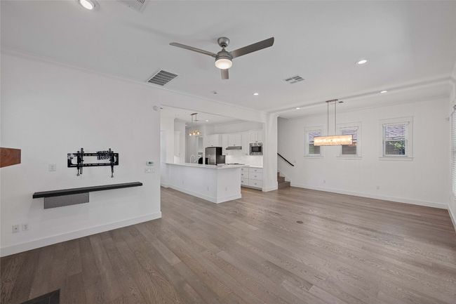 B - 1403 W 12 Th St, Condo with 3 bedrooms, 3 bathrooms and 2 parking in Austin TX | Image 10