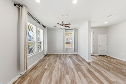 207-7917 Mellencamp Drive, Austin, TX, 78744 | Card Image