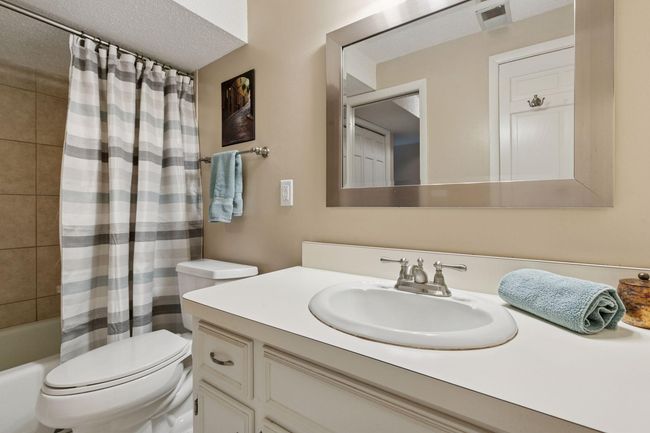 Lower level full bathroom | Image 37