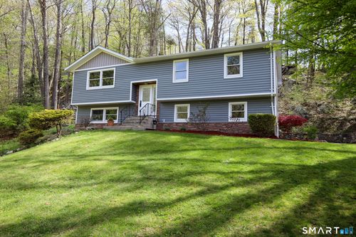 15 Wicks Manor Dr, Danbury, CT, 06810-8351 | Card Image