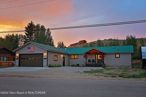 61 E Lake Road, Pinedale, WY, 82941 | Card Image