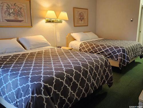 238 Sims Ave, Weyburn, SK, S4H2H6 | Card Image