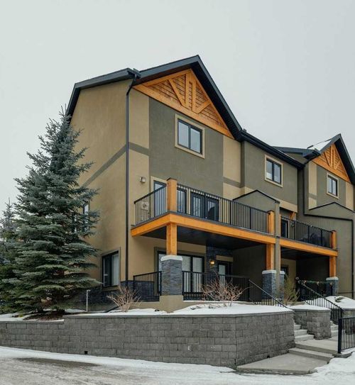 303 Valley Ridge Manor Nw, Calgary, AB, T3B6C4 | Card Image