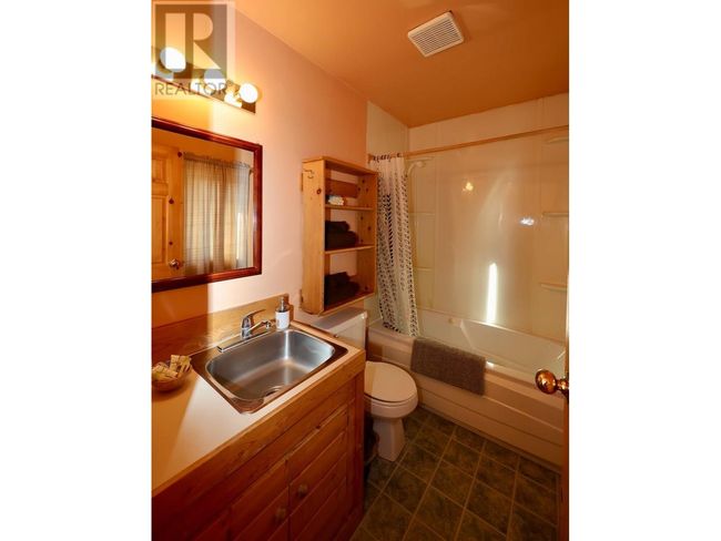 3483 Highway 95, House other with 10 bedrooms, 8 bathrooms and 20 parking in Parson BC | Image 41