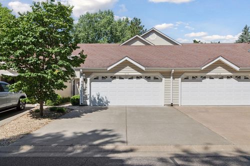 1010 Hill Ct, Saint Paul, MN, 55126-8300 | Card Image