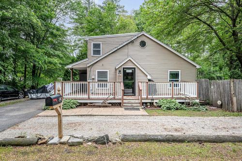 84 Chester Rd, Derry, NH, 03038-3958 | Card Image