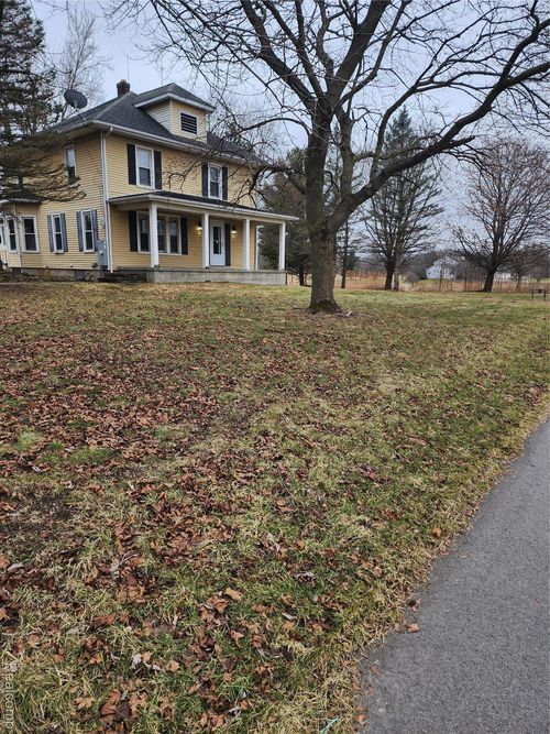 8164 Perry Rd, Grand Blanc, MI, 48439-9724 | Card Image