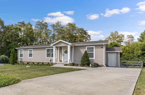 7404 Harmon Creek Ln, Knoxville, TN, 37920-9296 | Card Image