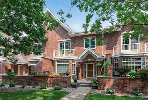 b-10776 Falling Water Ln, Woodbury, MN, 55129-5249 | Card Image