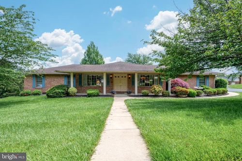 3731 Long Point Dr, YORK, PA, 17402-4365 | Card Image