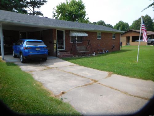 125 N Fairview St, Rector, AR, 72461-1421 | Card Image