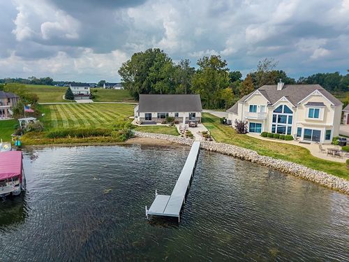 200 Lane 280aa Hamilton Lk, Hamilton, IN, 46742-9006 | Card Image