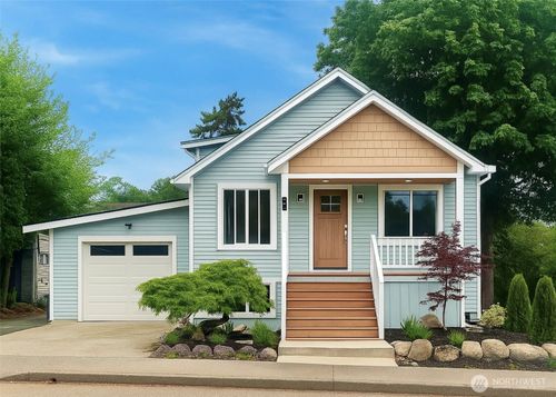746 N 88th St, Seattle, WA, 98103-3804 | Card Image