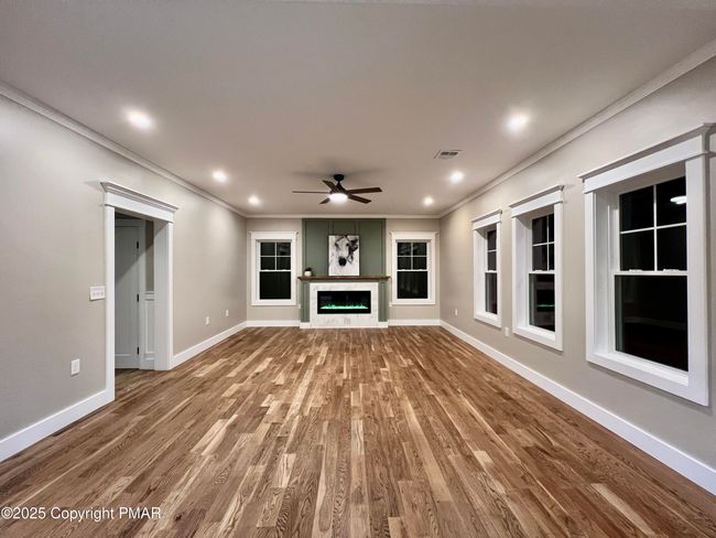 Living Room | Image 7
