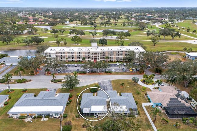7460 W Country Club Dr N, Condo with 2 bedrooms, 2 bathrooms and null parking in Sarasota FL | Image 47