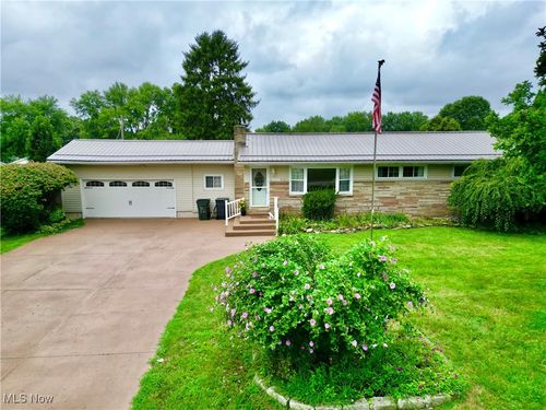 3945 Mill Dr, Zanesville, OH, 43701-1131 | Card Image