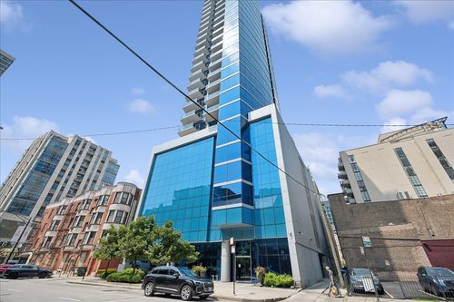 1003-110 W Superior St, Chicago, IL, 60654-3544 | Card Image