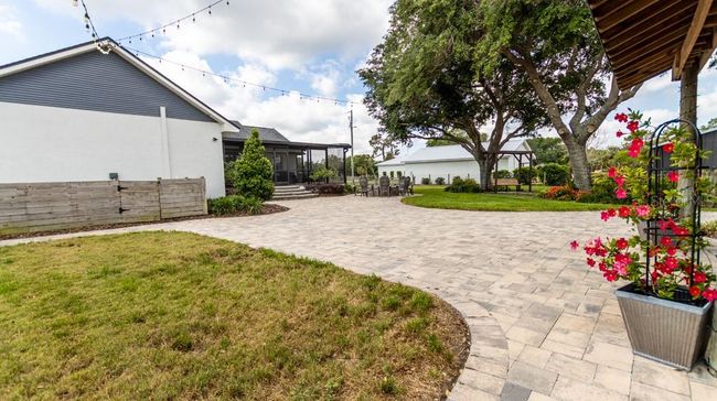 812 Jameson Rd, House other with 3 bedrooms, 2 bathrooms and null parking in Lithia FL | Image 11
