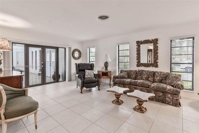 7805 Sw 165th St, House other with 4 bedrooms, 3 bathrooms and null parking in Palmetto Bay FL | Image 2