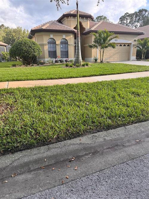 9512 Serra Ct, HOWEY IN THE HILLS, FL, 34737-5001 | Card Image