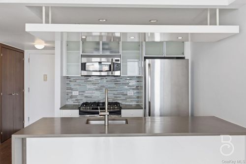 4a-21-24 30th Ave, Astoria, NY, 11102-3339 | Card Image